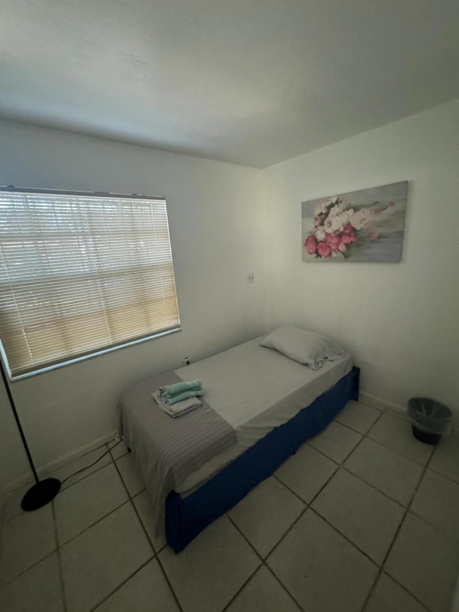 Hostel Ludge By Miami Airport Exterior foto